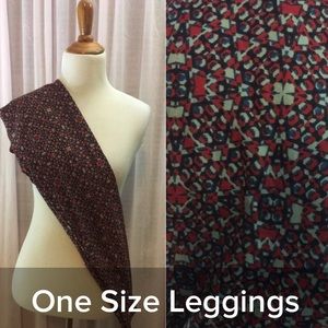 BNWT LLR OS Leggings- red / grey / black pattern